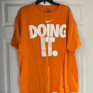 Nike Men’s tshirt size XL